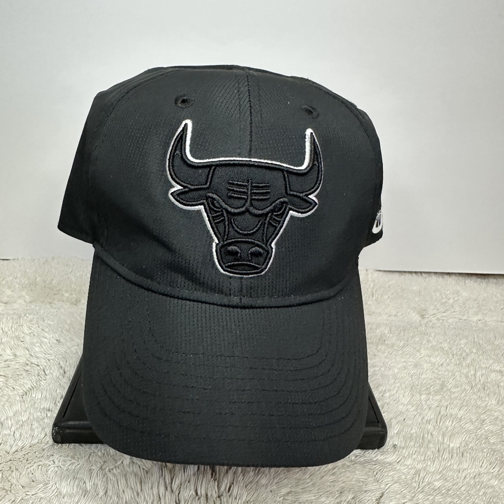 NBA Black Cap with Chicago  Bulls Emblem.